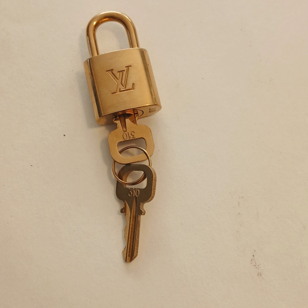 LOUIS VUITTON LOCK